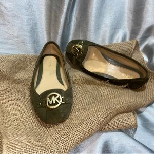 Michael Kors suede dark green flats/loafers size 8 women’s